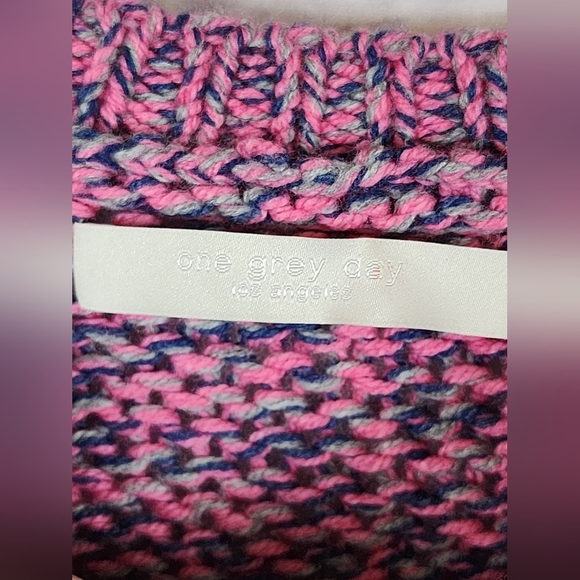 Revolve One Grey Day marled knit sweater with slightly cropped hem Small NEW - Picture 4 of 6